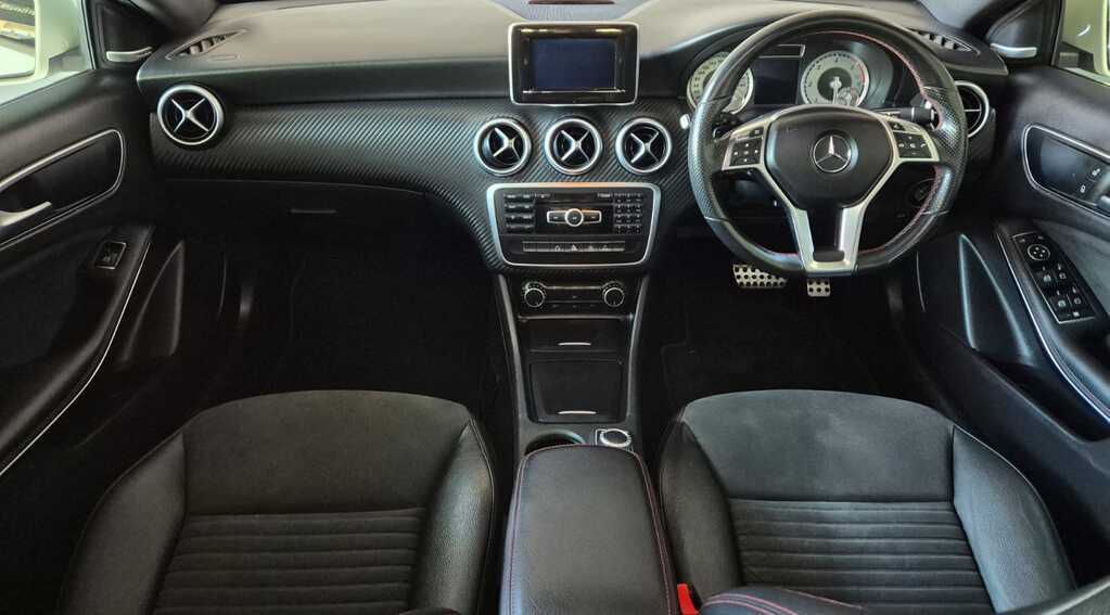 MERCEDES-BENZ A CLASS A220 CDI BE AMG SPORT A/T - 13