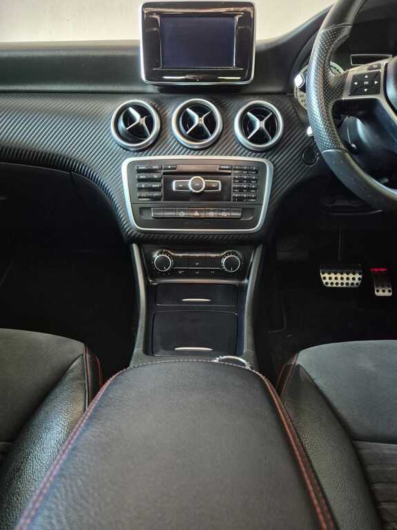 MERCEDES-BENZ A CLASS A220 CDI BE AMG SPORT A/T - 14