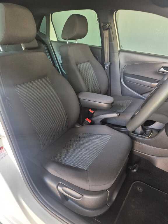 VOLKSWAGEN POLO VIVO POLO VIVO 1.4 COMFORTLINE (5DR)