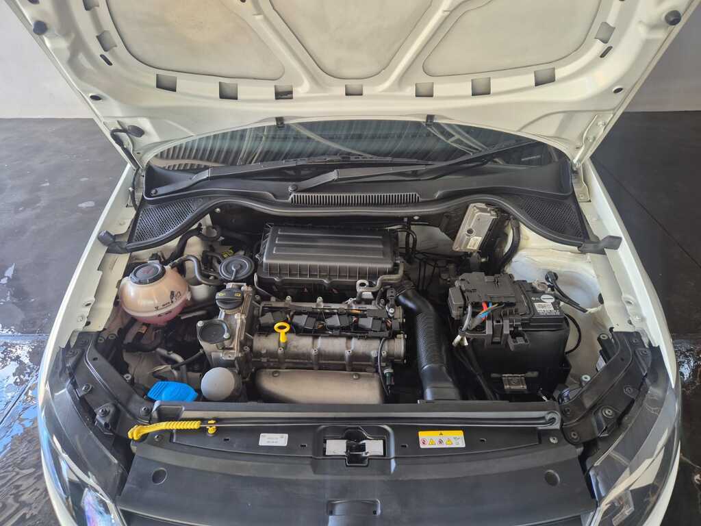VOLKSWAGEN POLO VIVO POLO VIVO 1.4 COMFORTLINE (5DR)