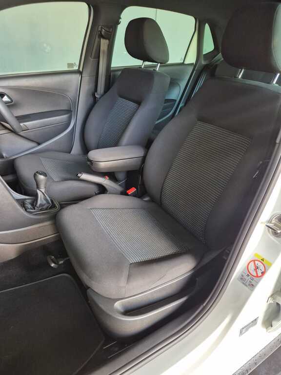VOLKSWAGEN POLO VIVO POLO VIVO 1.4 COMFORTLINE (5DR)