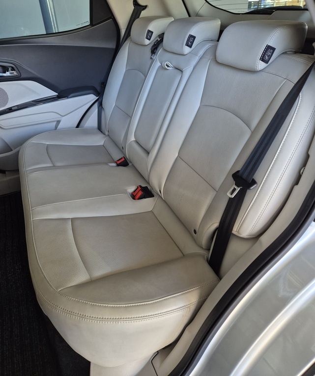 MAHINDRA XUV300 XUV300 1.5D (W8) - 10