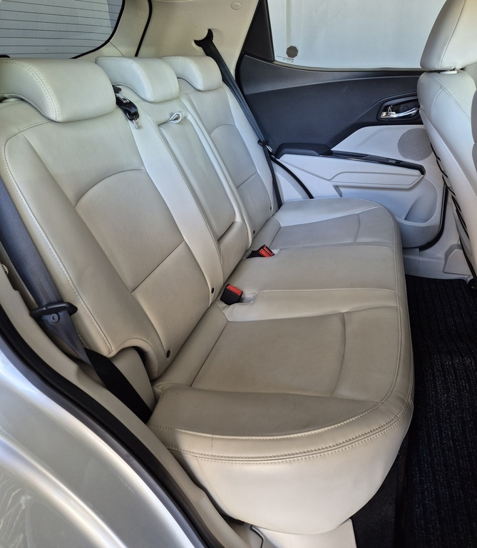 MAHINDRA XUV300 XUV300 1.5D (W8) - 12