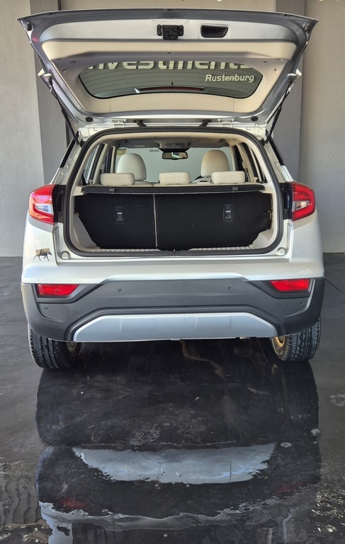 MAHINDRA XUV300 XUV300 1.5D (W8) - 16