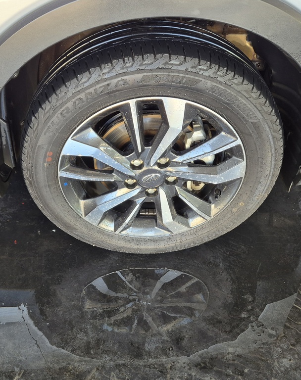 MAHINDRA XUV300 XUV300 1.5D (W8) - 18