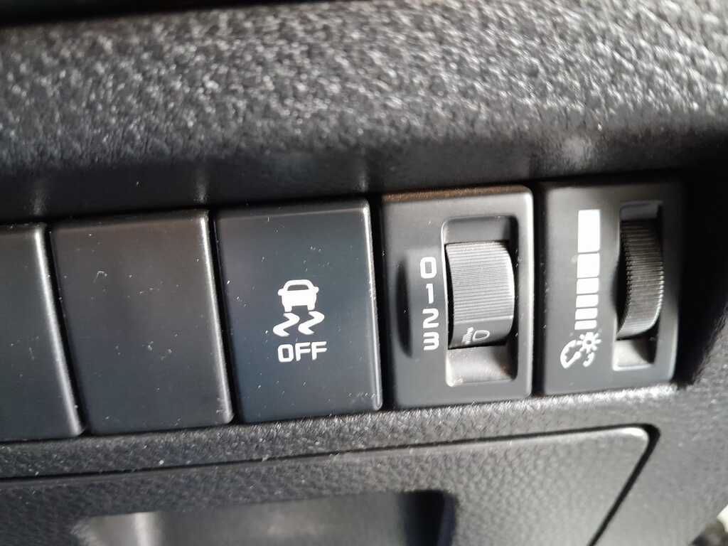 ISUZU D-MAX D-MAX 3.0 Ddi LS 4X4 A/T D/C P/U - 12