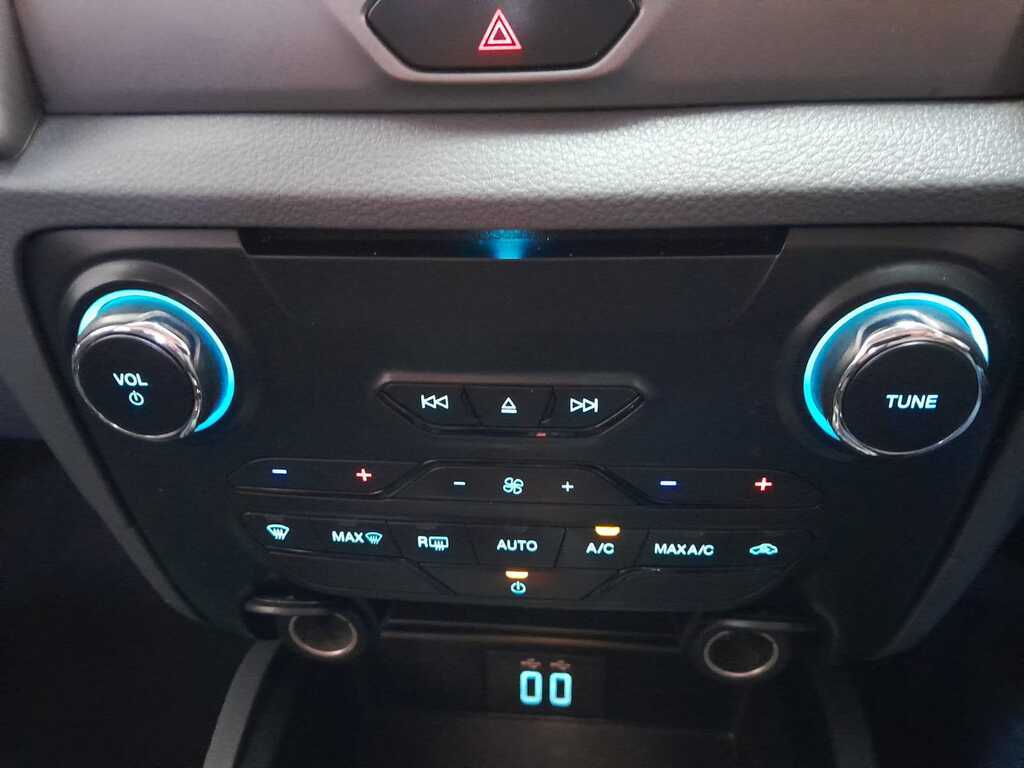 FORD EVEREST EVEREST 2.2 TDCi  XLT A/T - 19