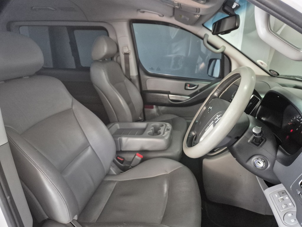 HYUNDAI H-1 H-1 GLS 2.4 CVVT/ 2.4 EXECUTIVE