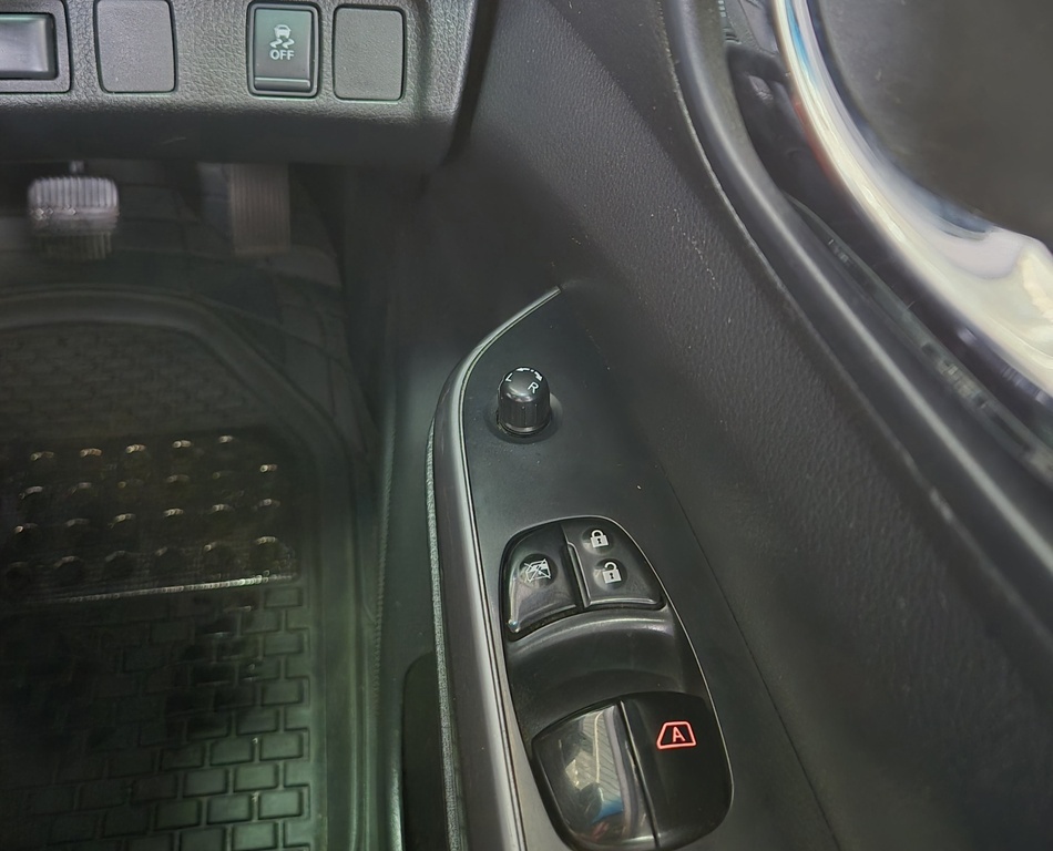 NISSAN NAVARA NAVARA 2.5DDTI SE 4X4 S/C P/U - 12