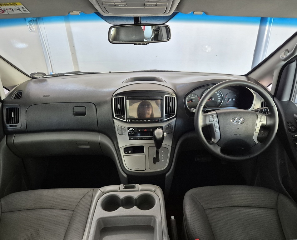 HYUNDAI H-1 H-1 2.5 CRDI A/T/ 2.5 ELITE A/T