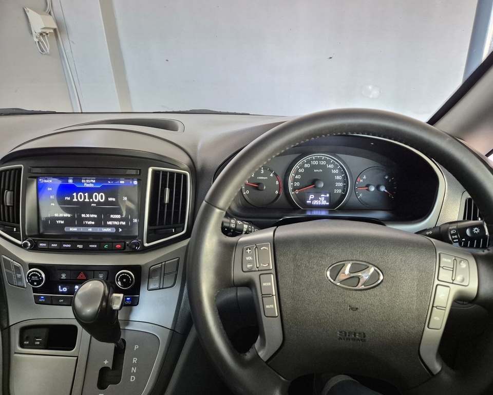 HYUNDAI H-1 H-1 2.5 CRDI A/T/ 2.5 ELITE A/T