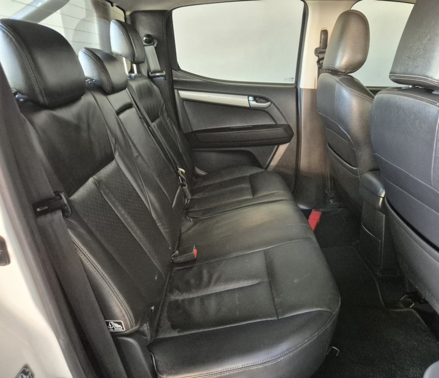 ISUZU KB KB 300 D-TEQ LX STANDARD A/T P/U D/C