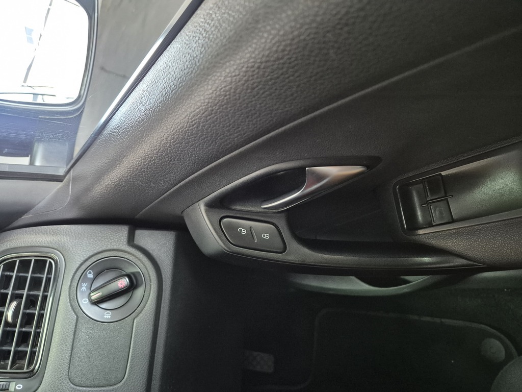 VOLKSWAGEN POLO VIVO POLO VIVO 1.6 COMFORTLINE TIP (5DR) - 13