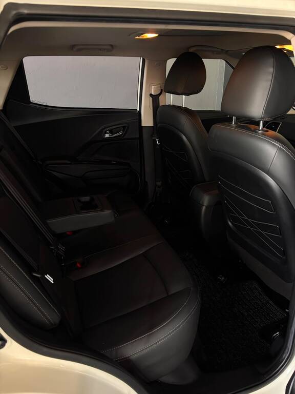 MAHINDRA XUV300 XUV300 1.5D (W8) - 10
