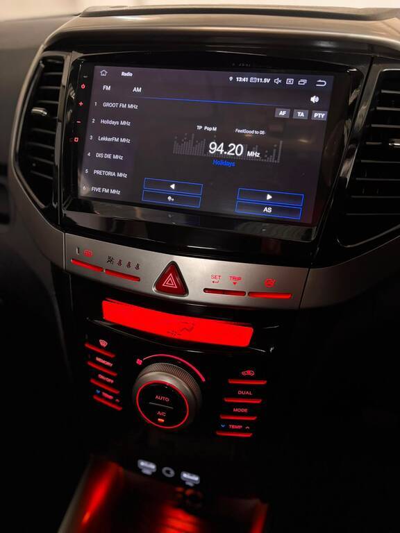 MAHINDRA XUV300 XUV300 1.5D (W8) - 14