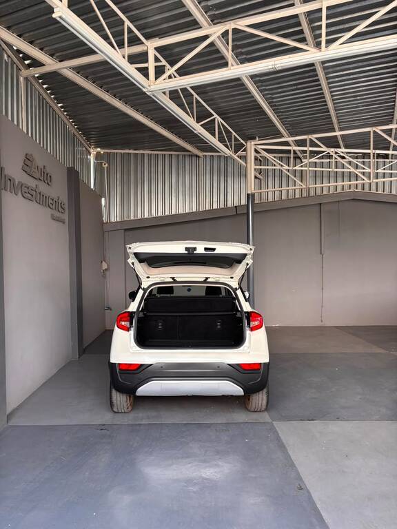 MAHINDRA XUV300 XUV300 1.5D (W8) - 15
