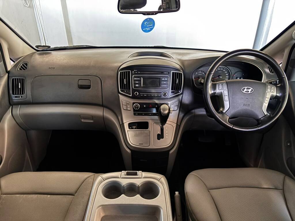 HYUNDAI H-1 H-1 2.5 CRDI A/T/ 2.5 ELITE A/T - 12