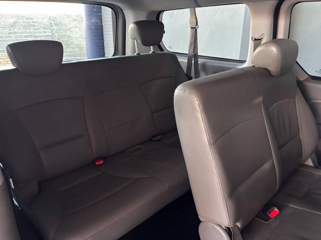 HYUNDAI H-1 H-1 2.5 CRDI A/T/ 2.5 ELITE A/T - 14