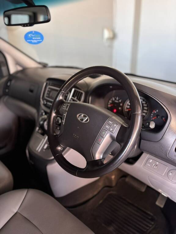 HYUNDAI H-1 H-1 2.5 CRDI A/T/ 2.5 ELITE A/T - 18