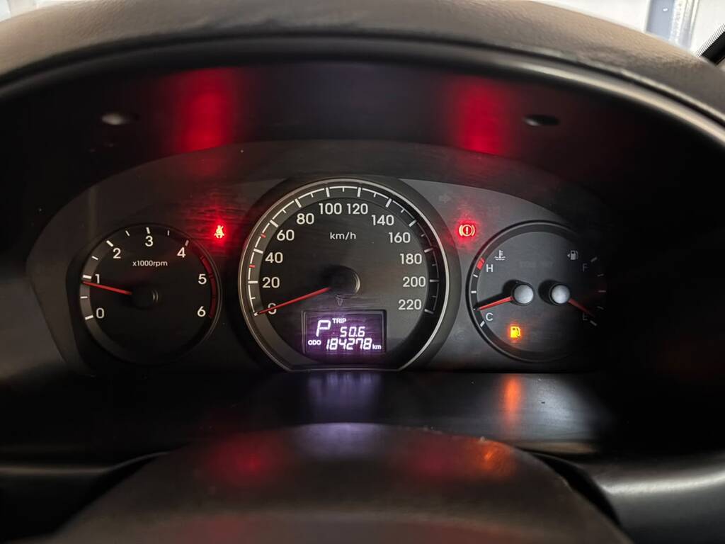 HYUNDAI H-1 H-1 2.5 CRDI A/T/ 2.5 ELITE A/T - 19