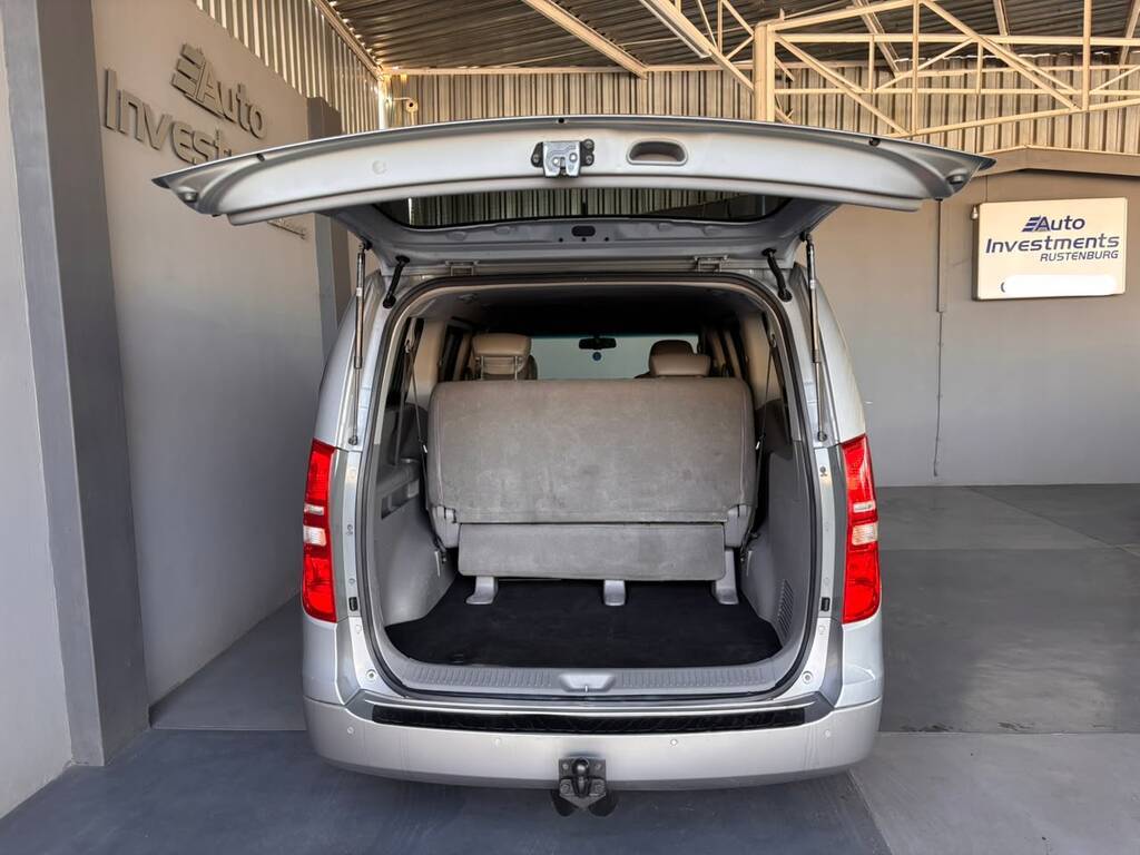 HYUNDAI H-1 H-1 2.5 CRDI A/T/ 2.5 ELITE A/T - 8