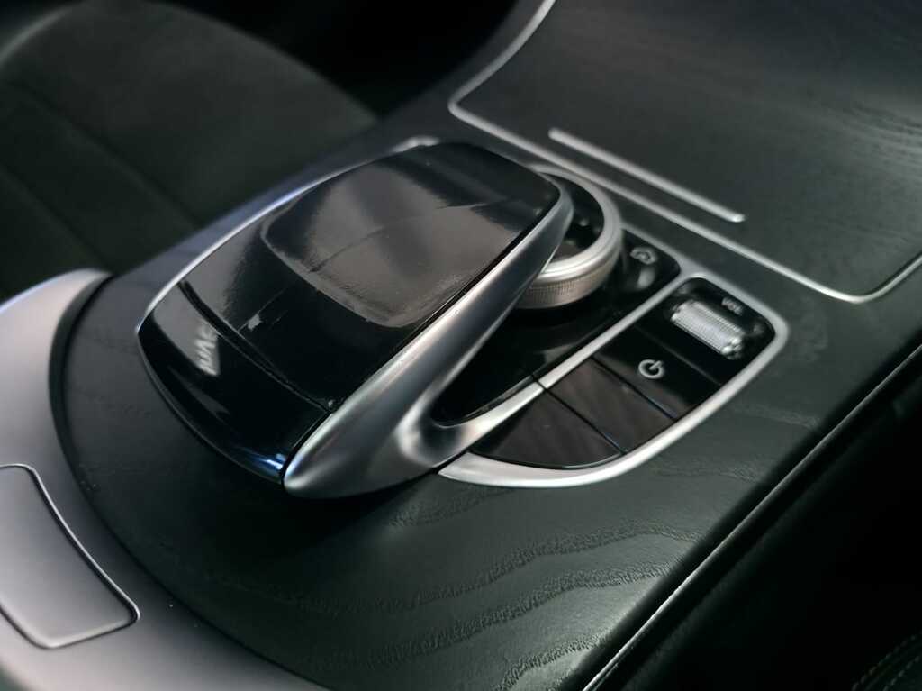 MERCEDES-BENZ C CLASS C200 A/T - 17