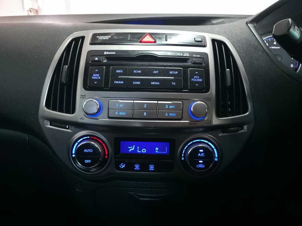 HYUNDAI i20 i20 1.4 - 15