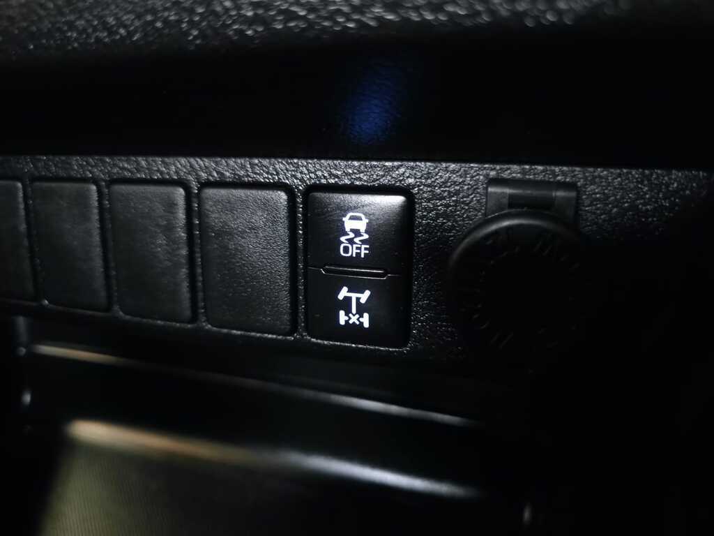 TOYOTA HILUX HILUX 2.8 GD-6 RB LEGEND A/T P/U D/C - 18