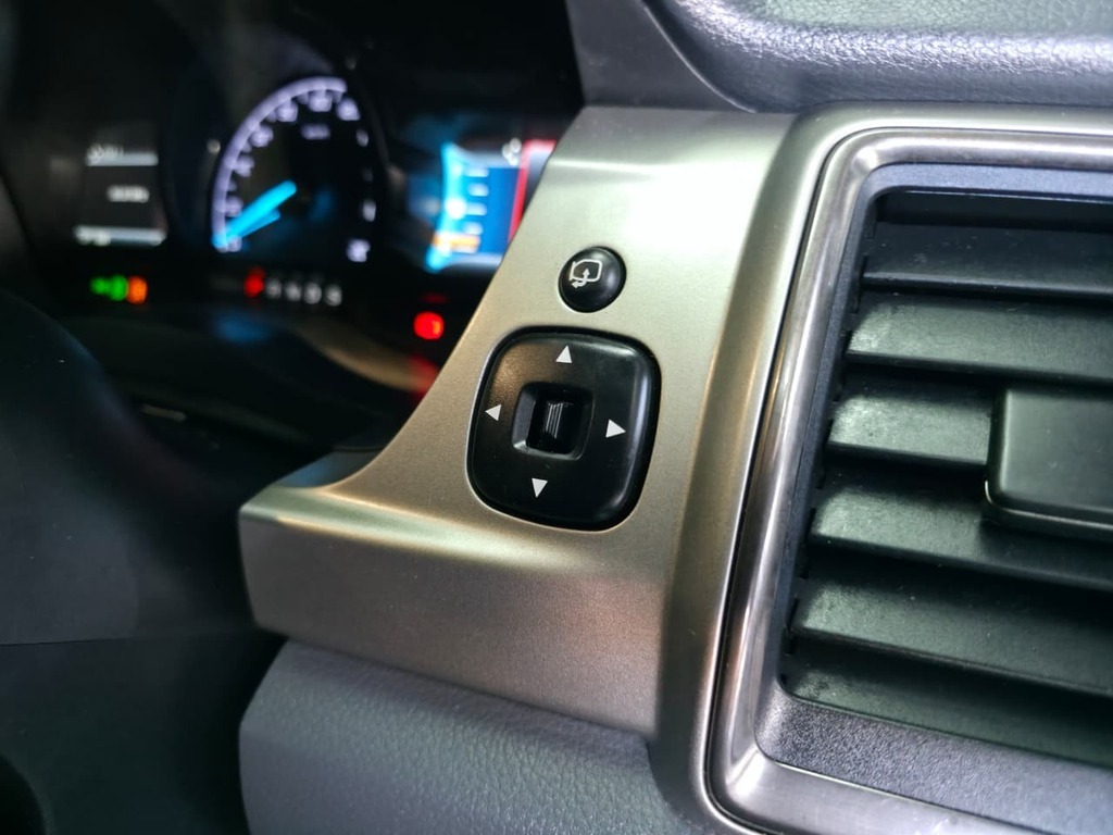 FORD EVEREST EVEREST 2.2 TDCi  XLT A/T - 17