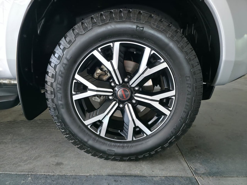 ISUZU D-MAX D-MAX 1.9 Ddi HR X-RIDER A/T D/C P/U - 9