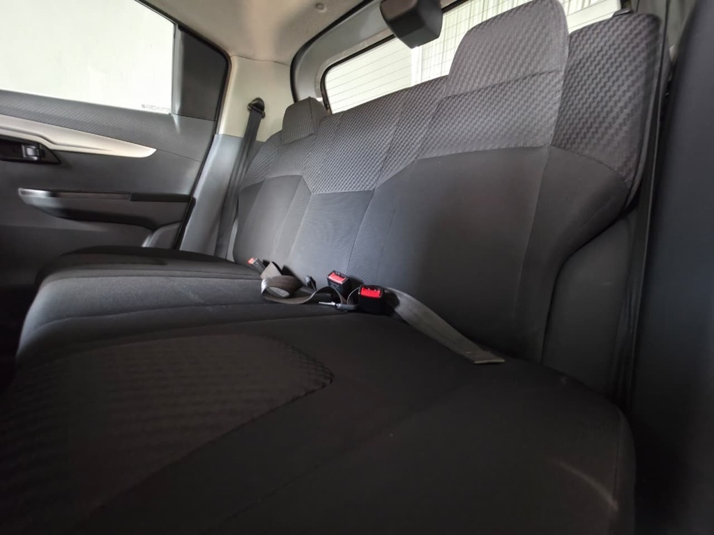 MAHINDRA KUV 100 KUV 100 1.2 K6+ NXT - 10