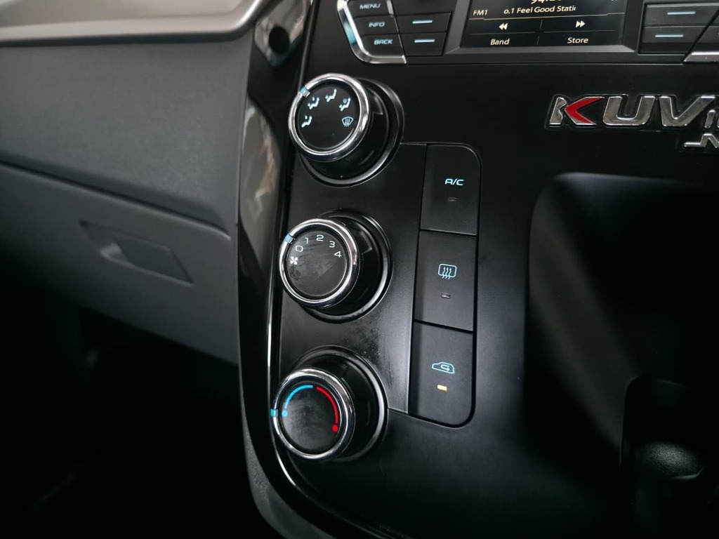 MAHINDRA KUV 100 KUV 100 1.2 K6+ NXT - 15