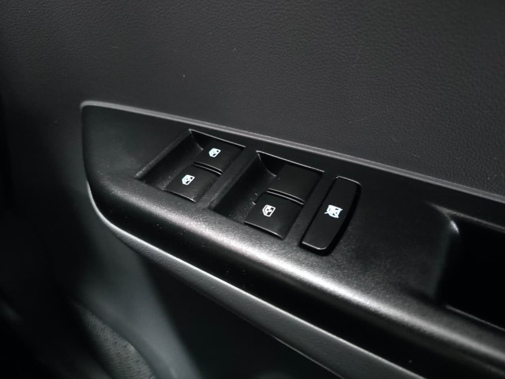 MAHINDRA KUV 100 KUV 100 1.2 K6+ NXT - 17