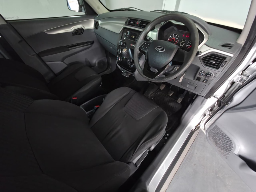 MAHINDRA KUV 100 KUV 100 1.2 K6+ NXT - 18