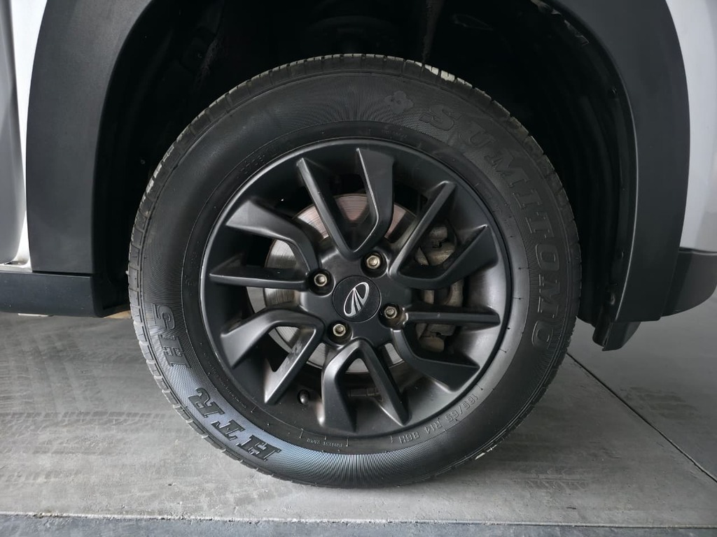 MAHINDRA KUV 100 KUV 100 1.2 K6+ NXT - 7