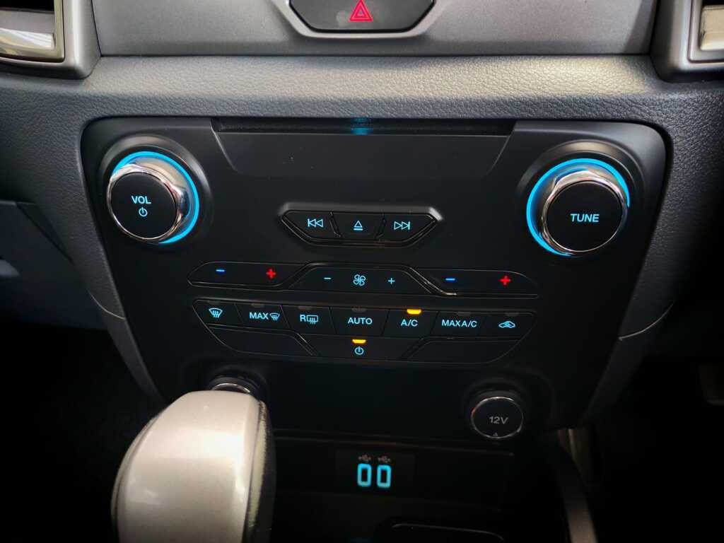 FORD EVEREST EVEREST 2.2 TDCi  XLT A/T