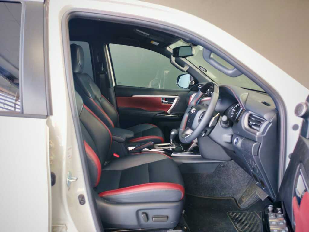 TOYOTA FORTUNER FORTUNER 2.8GD-6 4X4 A/T - 10