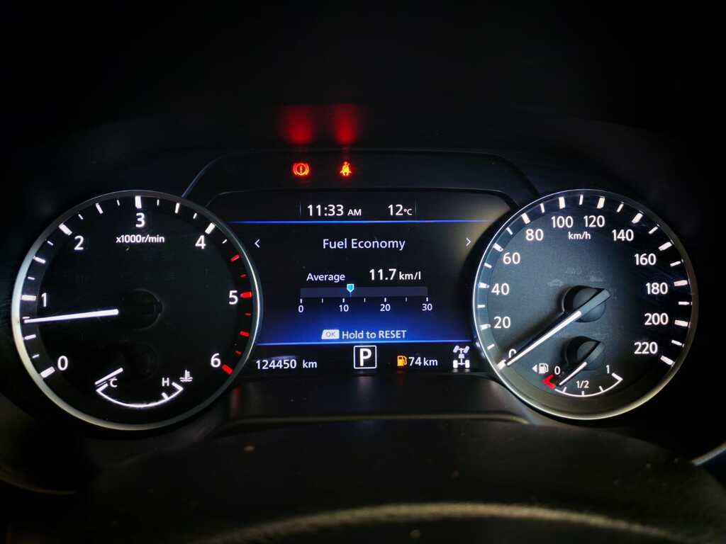 NISSAN NAVARA NAVARA 2.5DDTI LE/LE PLUS 4X4 A/T D/C P/U - 13