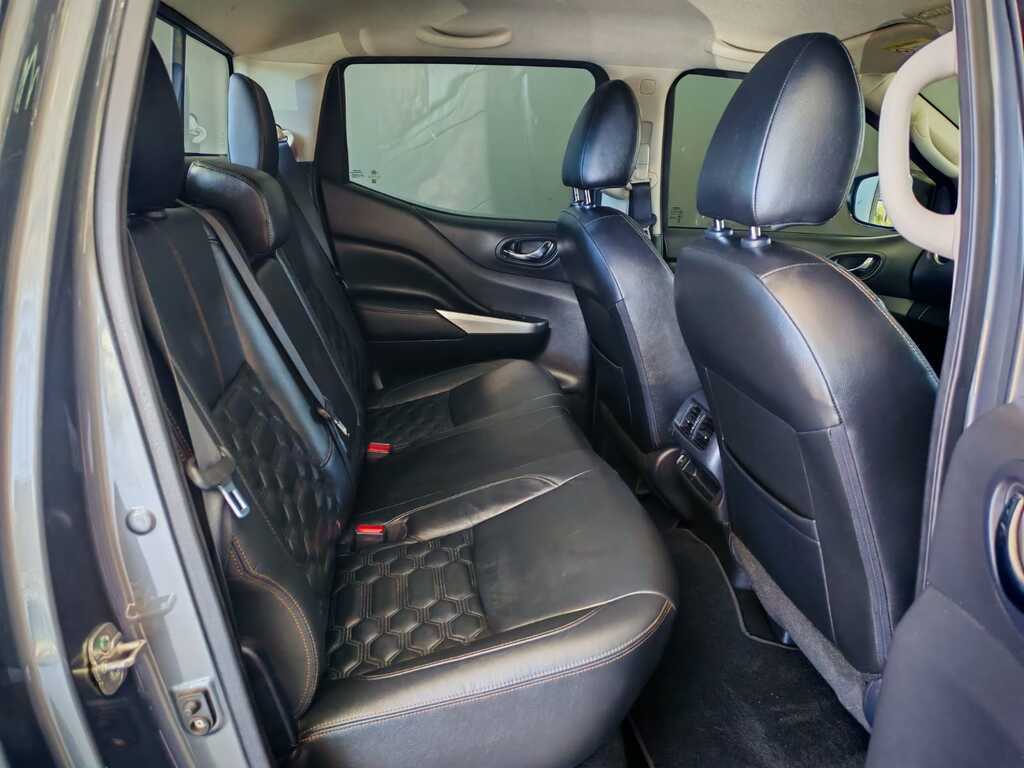NISSAN NAVARA NAVARA 2.5DDTI LE/LE PLUS 4X4 A/T D/C P/U - 7