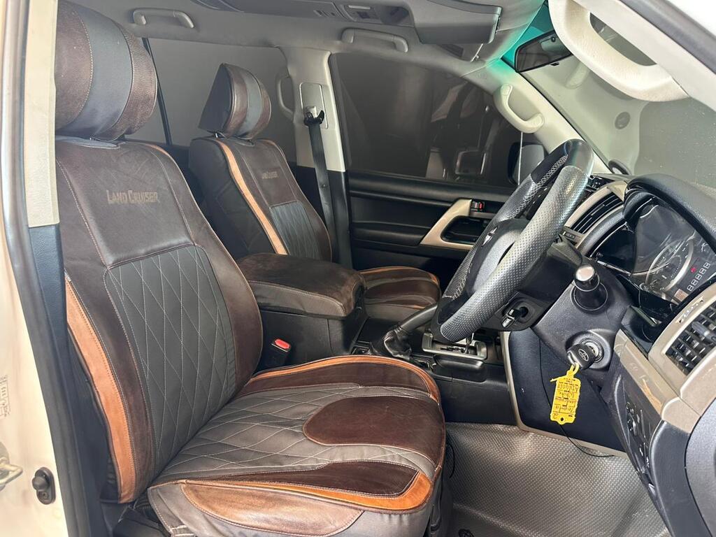 TOYOTA LAND CRUISER 200 LANDCRUISER 200 V8 4.5D GX A/T