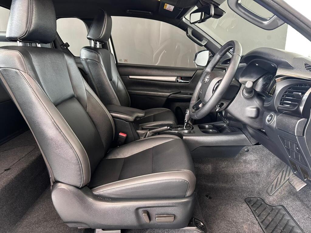 TOYOTA HILUX HILUX 2.8 GD-6 RB LEGEND A/T P/U E/CAB - 10