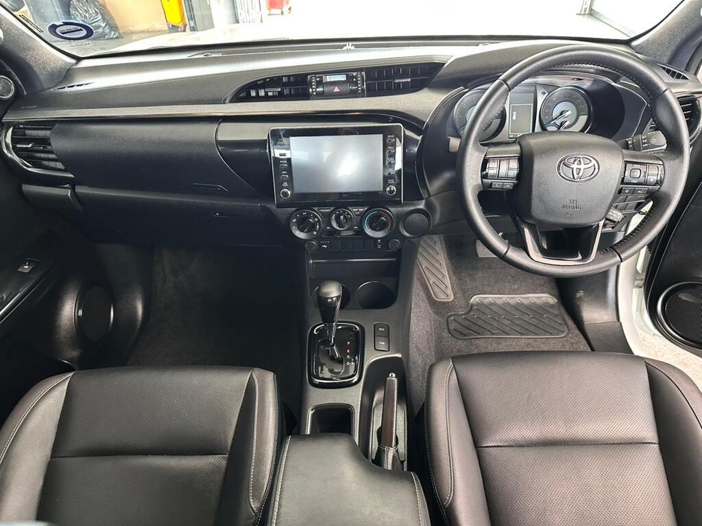TOYOTA HILUX HILUX 2.8 GD-6 RB LEGEND A/T P/U E/CAB - 11