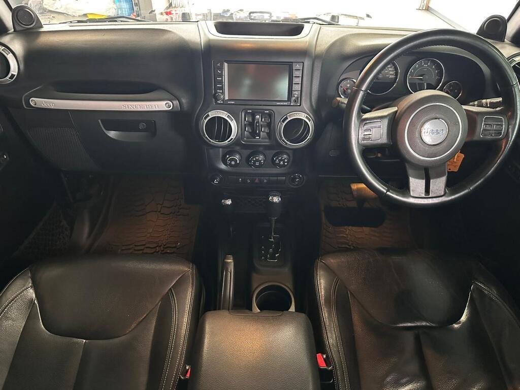 JEEP WRANGLER WRANGLER UNLTD SAHARA 3.6L V6 A/T - 11