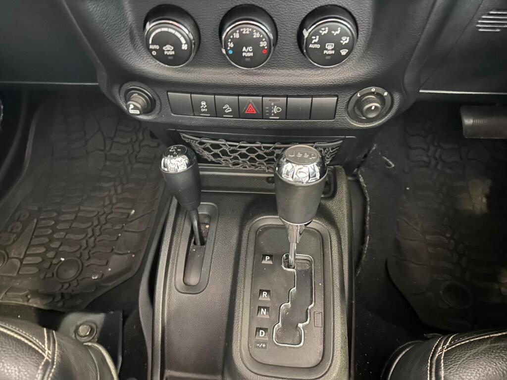 JEEP WRANGLER WRANGLER UNLTD SAHARA 3.6L V6 A/T - 12