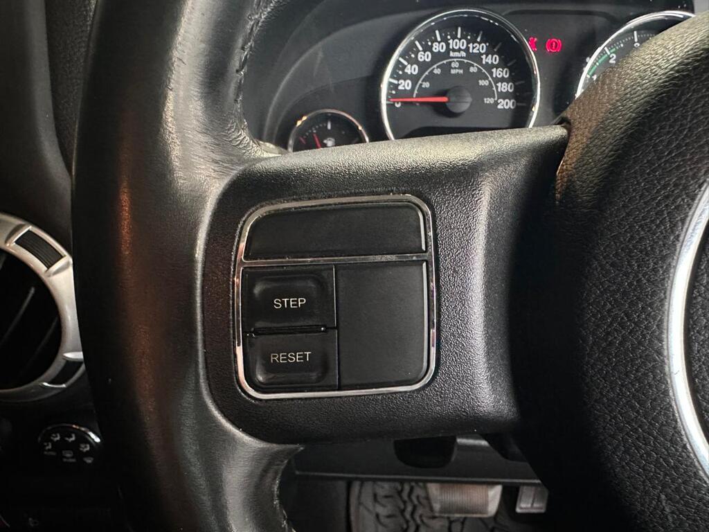 JEEP WRANGLER WRANGLER UNLTD SAHARA 3.6L V6 A/T - 14