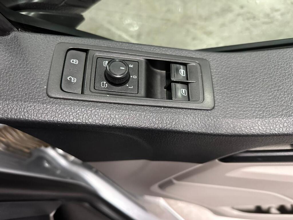 VOLKSWAGEN TRANSPORTER T6 C/BUS 2.0 BiTDi SWB 132 KW 4MOT DSG F/C P/V