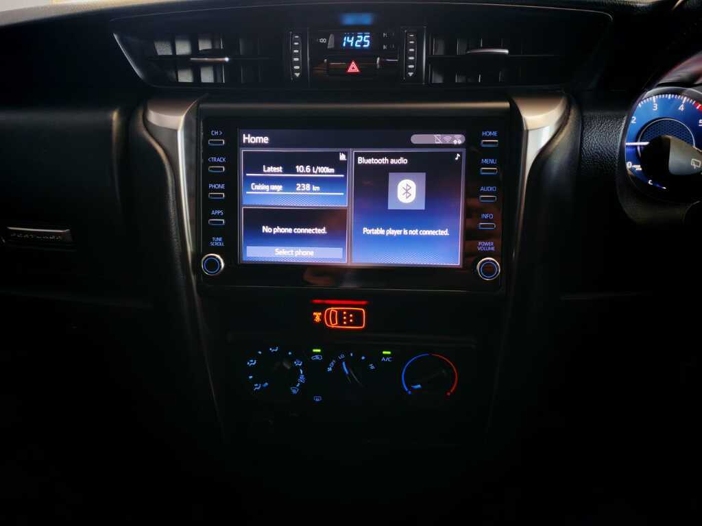 TOYOTA FORTUNER FORTUNER 2.4GD-6 R/B A/T