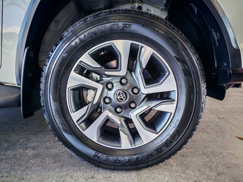 TOYOTA FORTUNER FORTUNER 2.4GD-6 R/B A/T