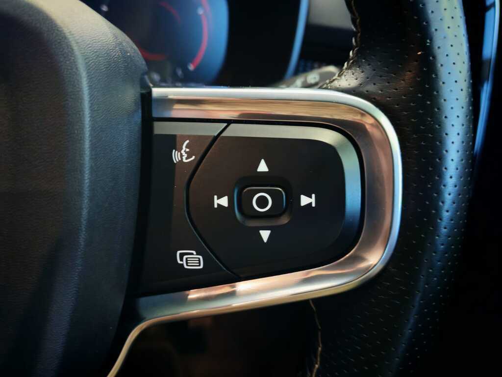 VOLVO XC40 XC40 T5 R-DESIGN AWD GEARTRONIC - 17