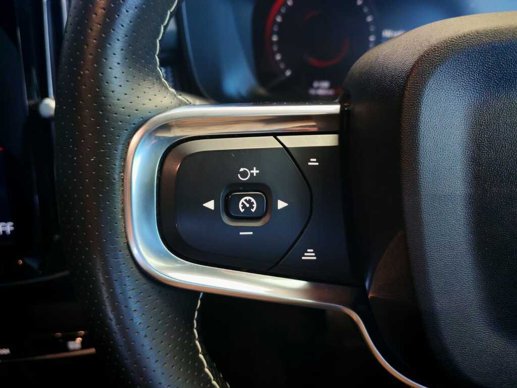 VOLVO XC40 XC40 T5 R-DESIGN AWD GEARTRONIC - 18